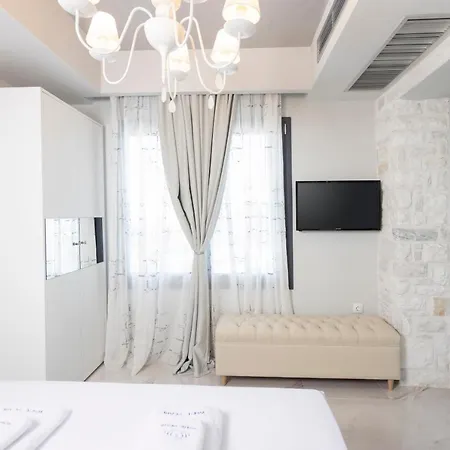 White Pearl * Πευκοχώρι