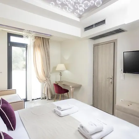 White Pearl * Пефкохори